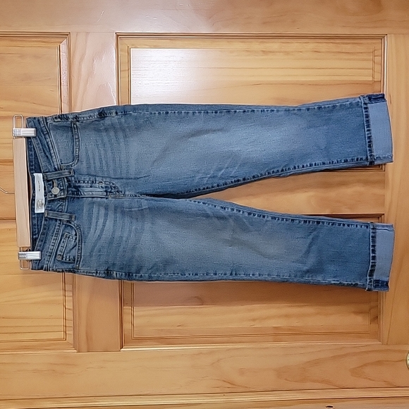Levi Strauss Mid Rise Capri Jeans 